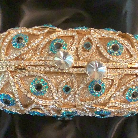 Gorgeous peacock eyespot bedazzled clutch - Picture 3 of 7